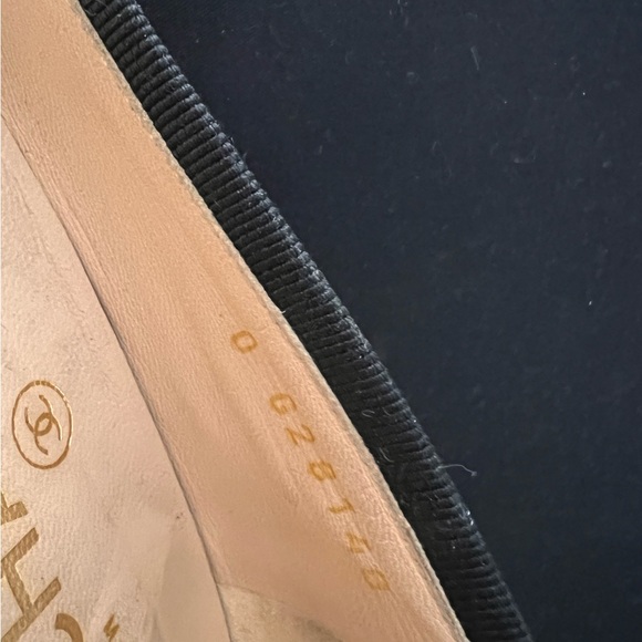 Chanel: Authentic Ballet shoes size EU 38.5 Very good condition. - Picture 9 of 9